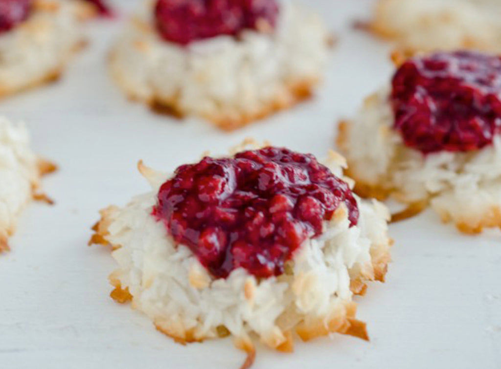 Gluten free macaroons with raspberry chia seeds pudding